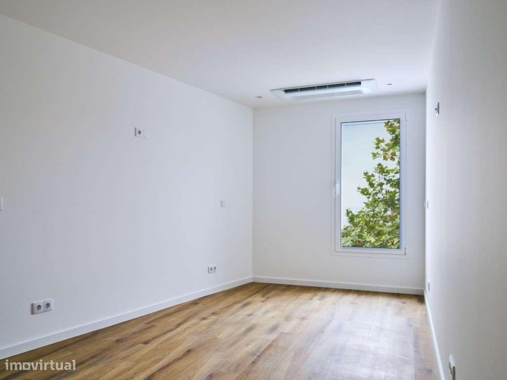 Edifício Independência- T2, r/c, excelentes áreas a 400 metros da p...-14