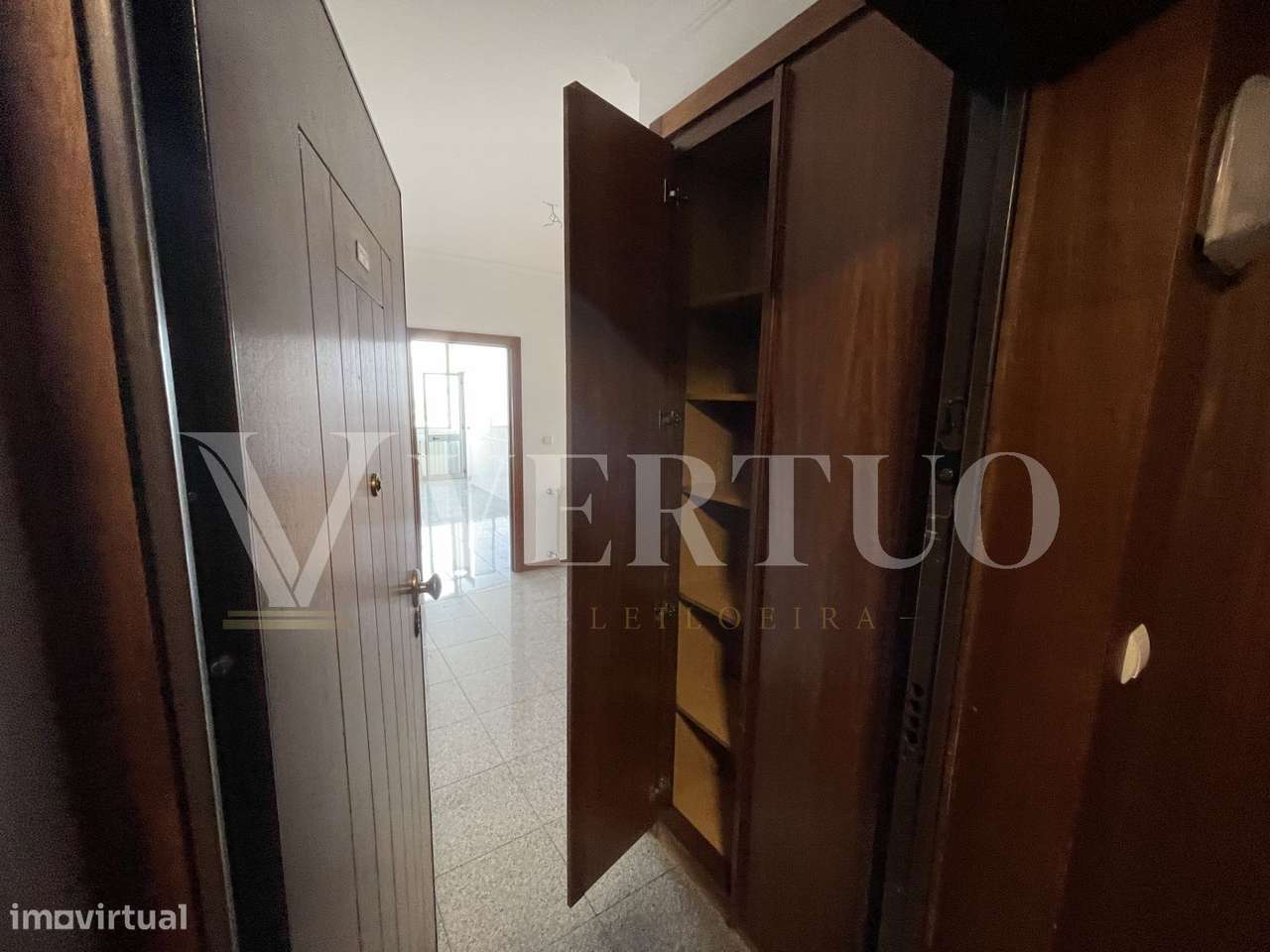 T4 em Moreira da Maia | 159 m² | 2 Garagens | Venda Judicial-5