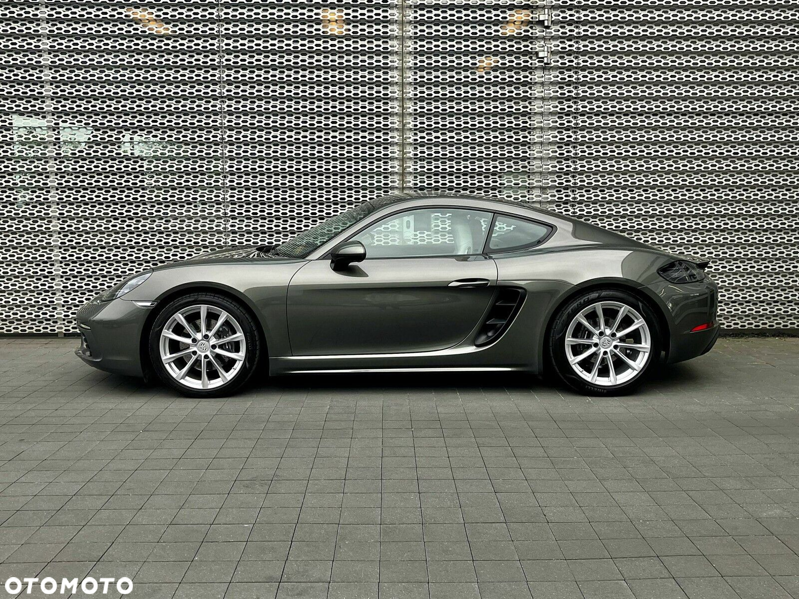 Porsche 718 Cayman - 2