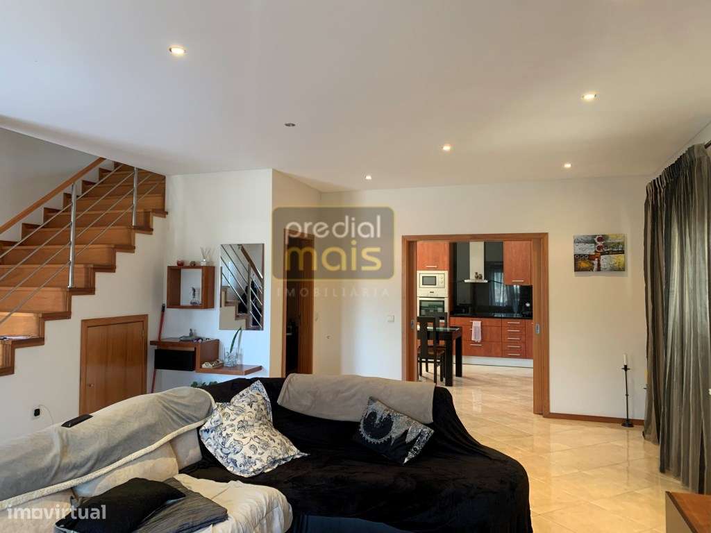 MORADIA T3+1 c/ Nova-5