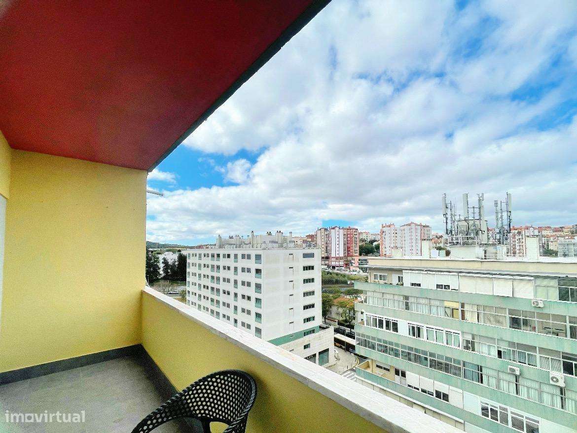 T3 ultimo andar remodelado em Benfica-11