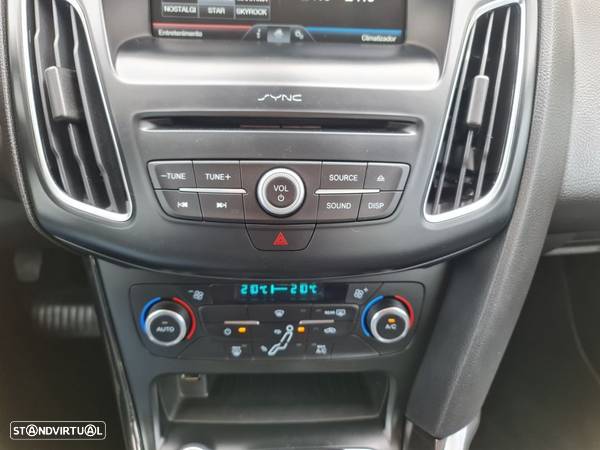 Ford Focus 1.0 SCTi Titanium - 26