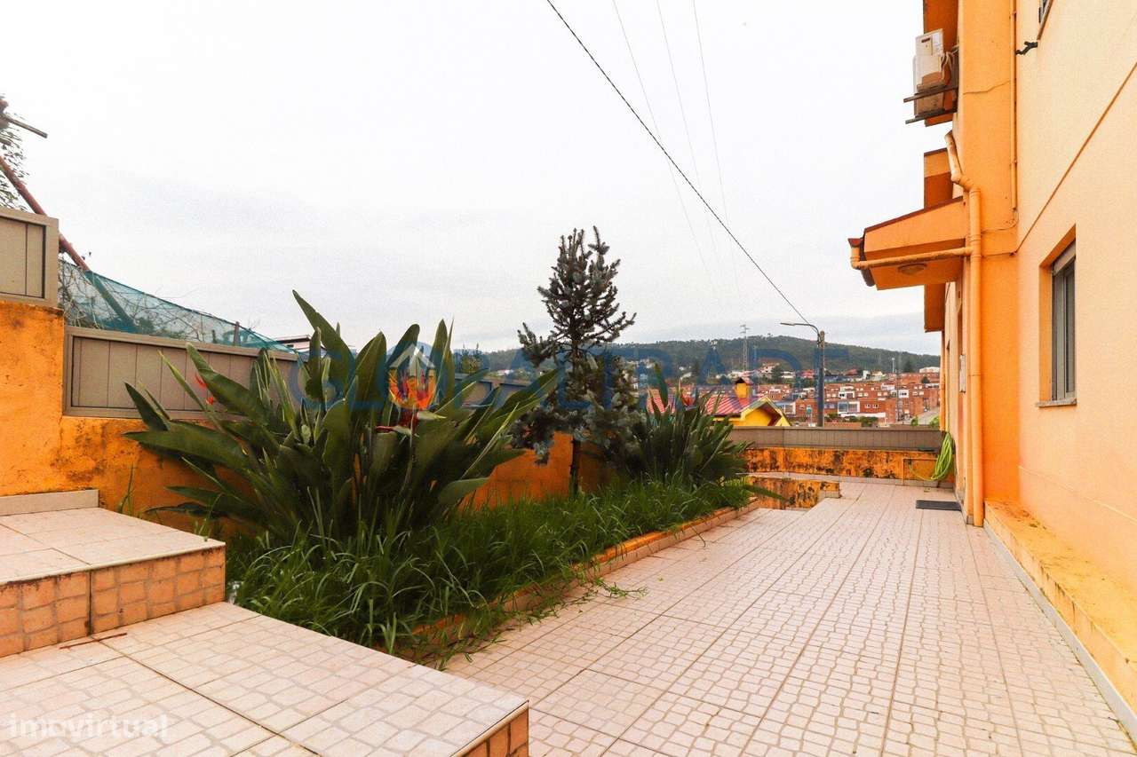 Andar de Moradia T2+1 em São Pedro da Cova - Grande imagem: 3/60