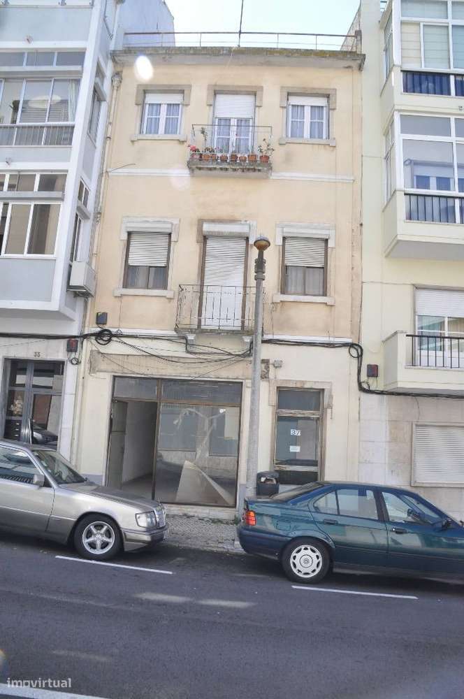 Prédio para Reconstrução com Licença paga-16