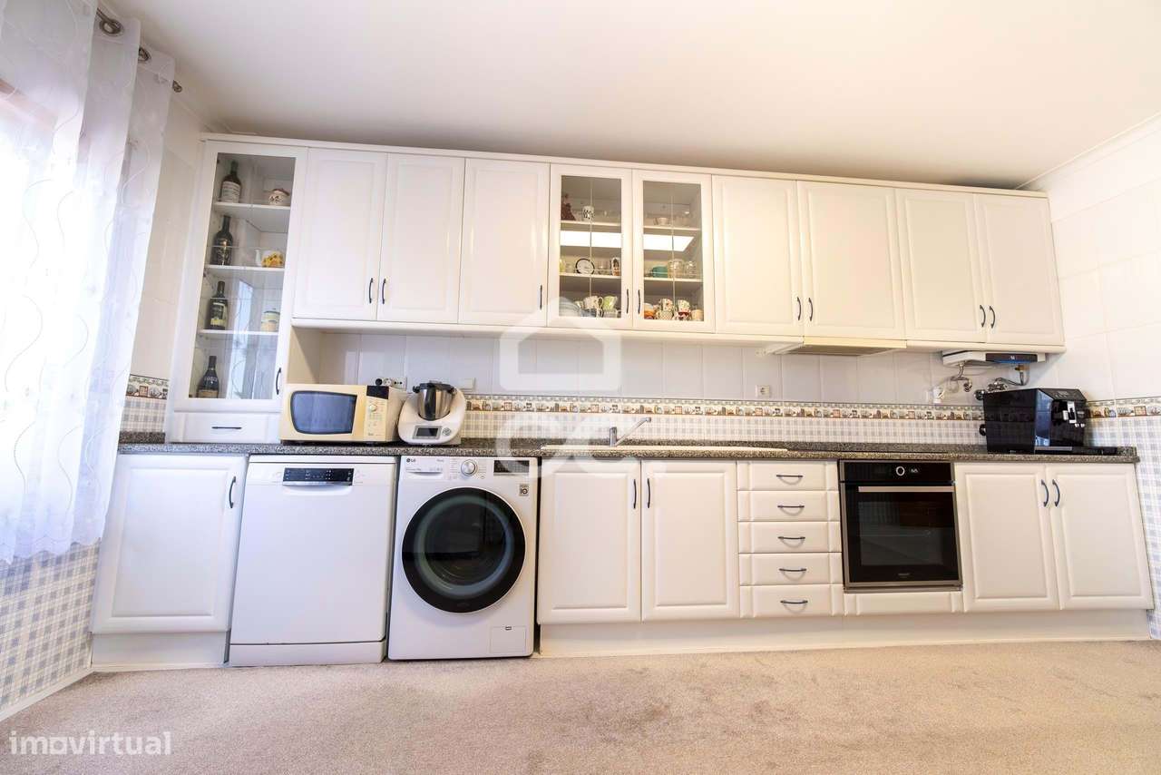 Apartamento T2 no Centro de Cacém-7