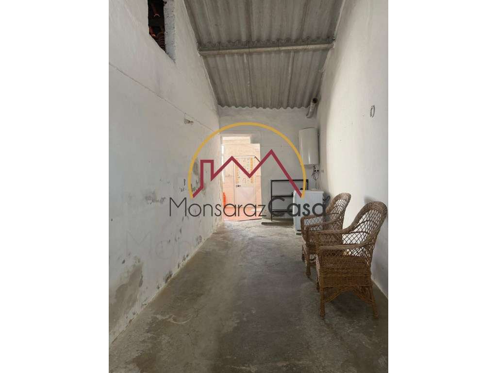 Moradia Térrea com Quintal e Garagem em Campinho-15