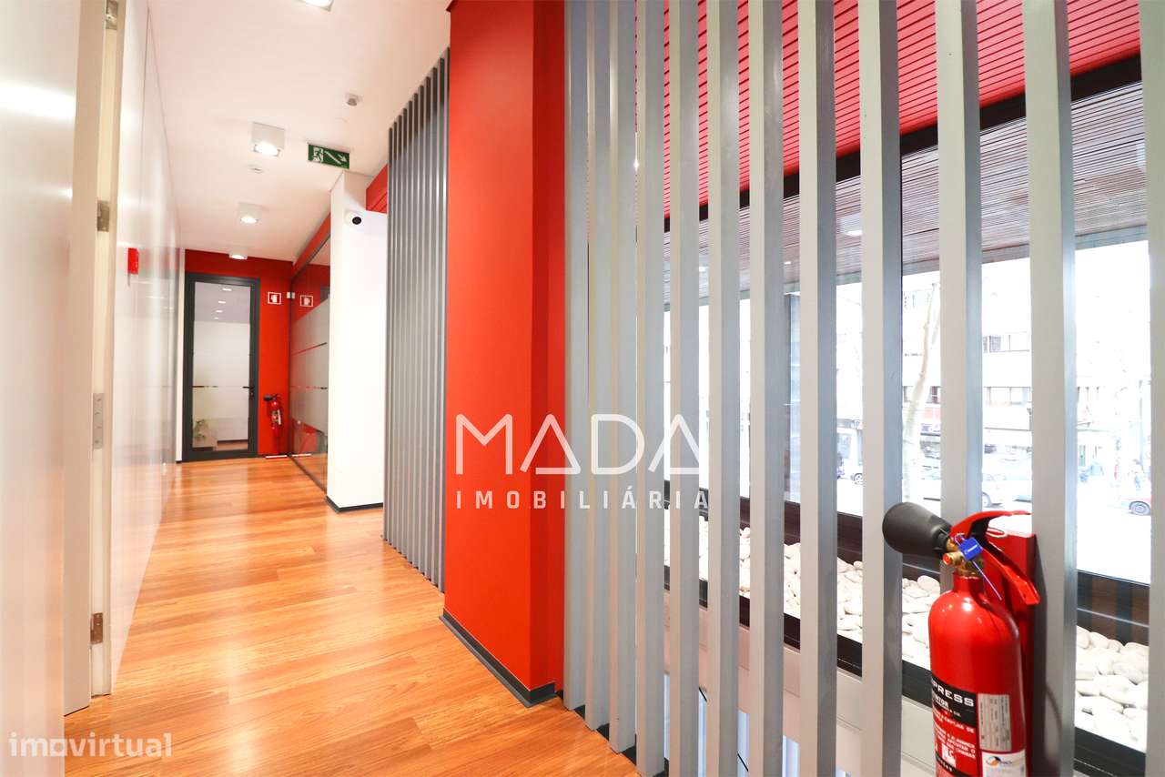 Escritório c/garagem (12 carros) na Av. da República em V.N. de Gaia-36