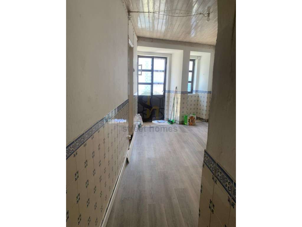 Prédio com dois pisos independentes para recuperação total-9