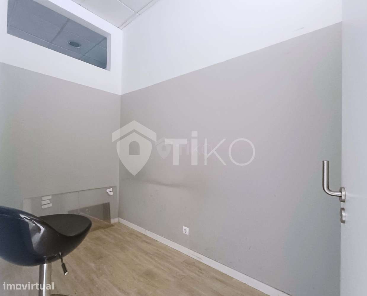 Espaço comercial com 2 montras com gabinetes no Lumiar - Grande imagem: 5/24