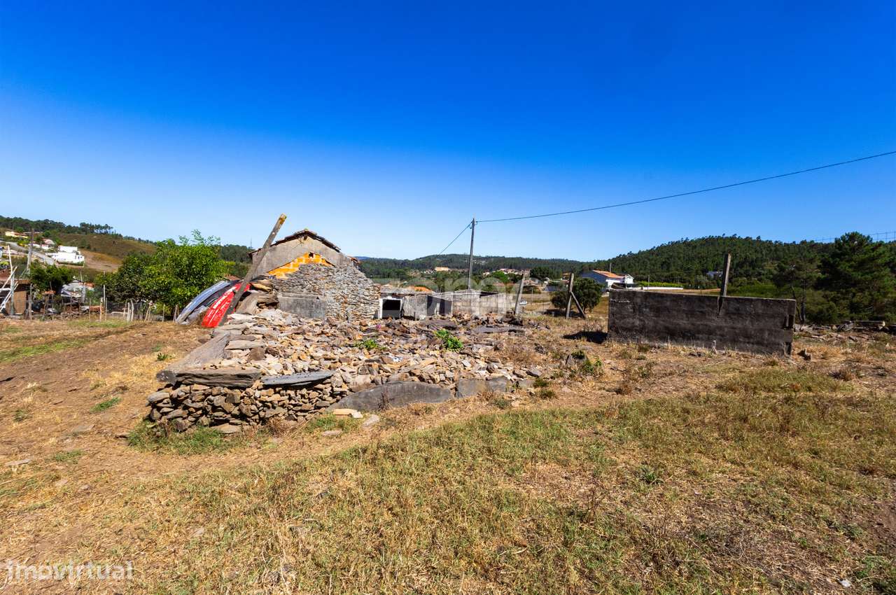 Moradia T3 para restauro em Lagares-Penafiel - Grande imagem: 3/25