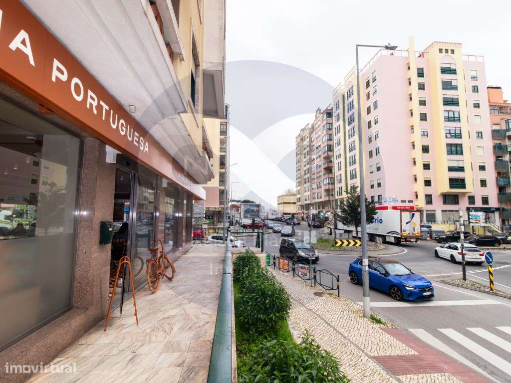 Apartamento T1 com Lareira, excelentes Áreas, na zona central de Ma...-18