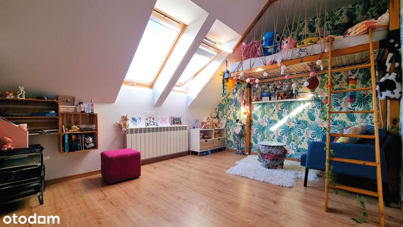 Przestronny_dom_6_pokojów_zadbany_ogród_fotowoltaika_kameralna_okolica-14