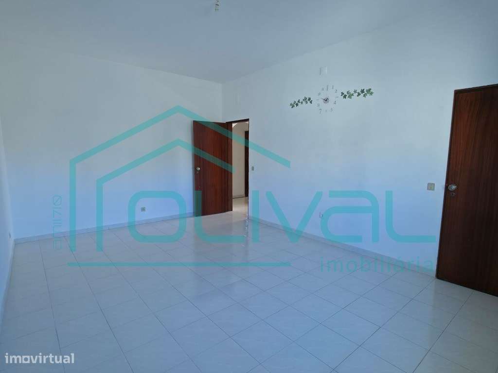 Moradia Independente com terreno, muito bem localizada com vista pa...-12