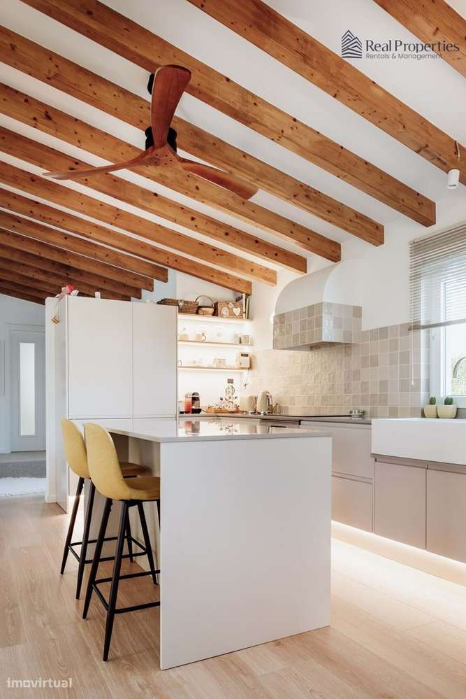 Elegante Moradia T3 Renovada com Vistas Panorâmicas em Alvor-29