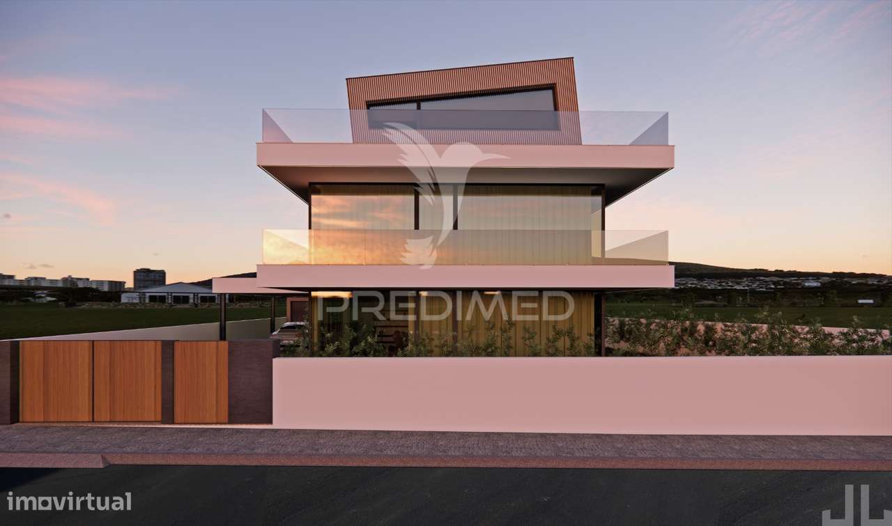 Moradia de Luxo - Grande imagem: 2/15