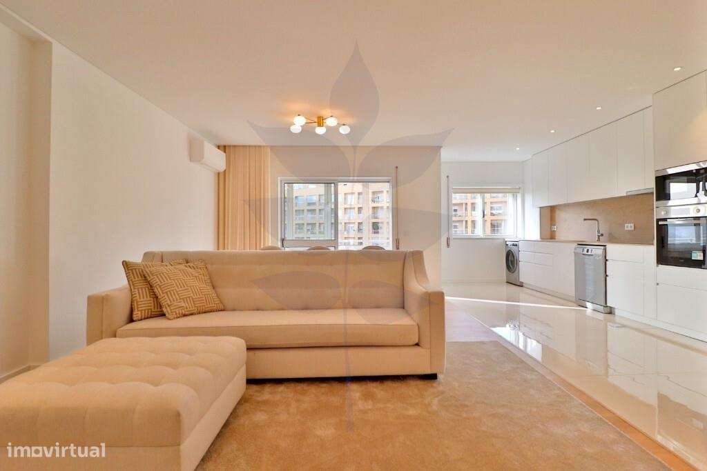 Venda apartamento T2 totalmente renovado em Maximinos-14