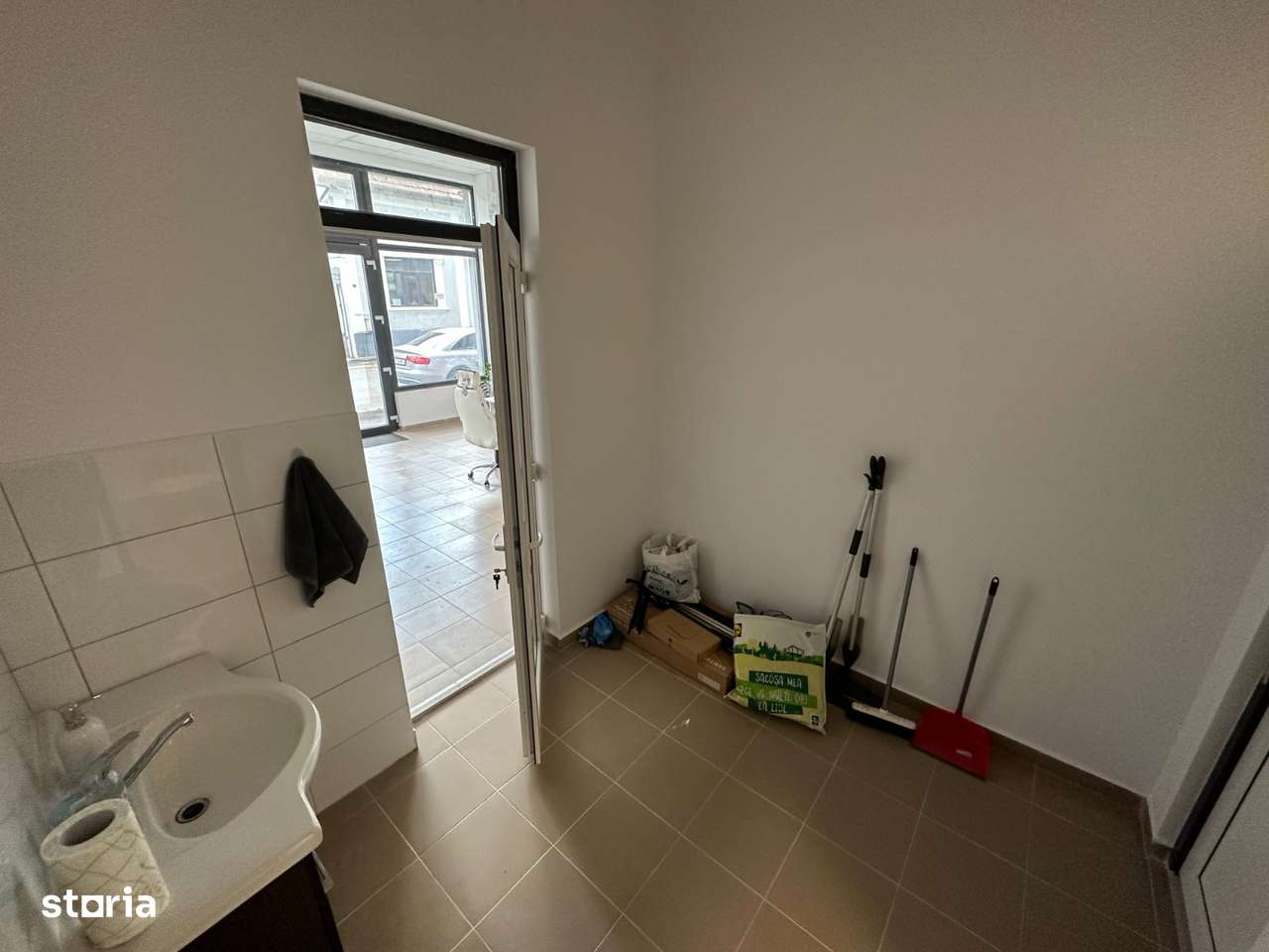 Spatiu comercial/birou 33 mp, semicentral, intrare din strada - Imagine principală: 3/5