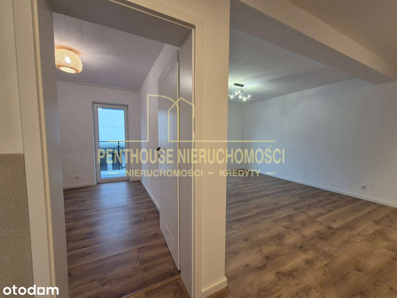 apartament z tarasem i dwoma miejscami parkingowymi-16