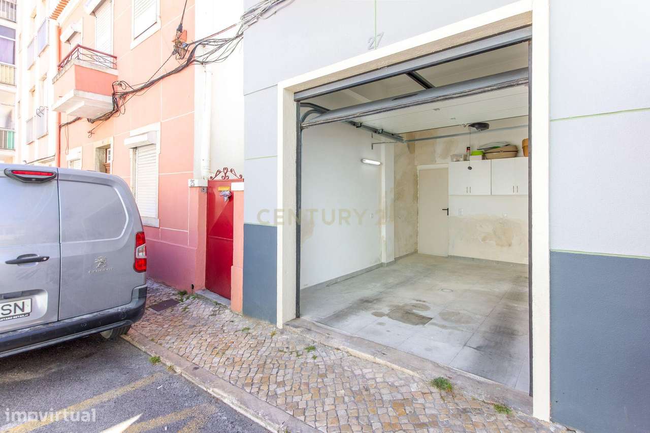 T3 ( Almada )com logradouro e garagem-22