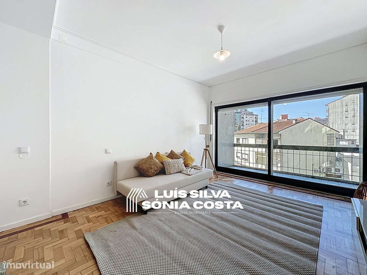 Apartamento T4 à venda na Rua Camilo Castelo Branco, 12 - Grande imagem: 2/46