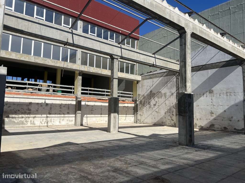 Fração de prédio urbano em Sacavém - Grande imagem: 2/19