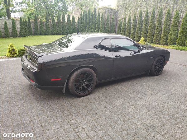 Dodge Challenger - 3