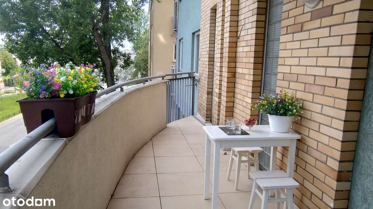 Taras ,widna kuchnia,  2 łazienki, piwnica, miejsce w garażu-1