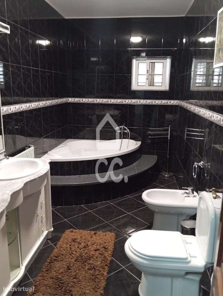 Moradia em Pedra com Jardim e Vista de Campo-22