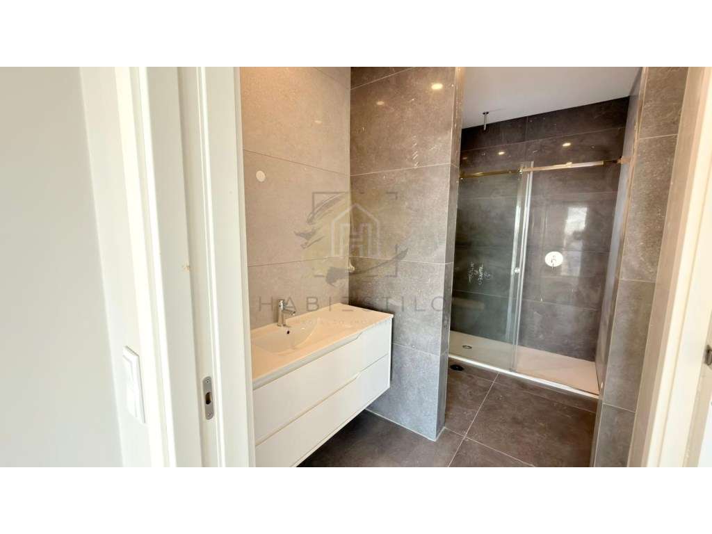 MORADIA T4 COM PISCINA EM AZEITÃO | OPORTUNIDADE A NÃO PERDER-19