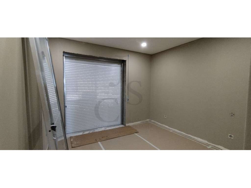 Excelente apartamento T2+1, situado a apenas dois minutos da estaçã...-8