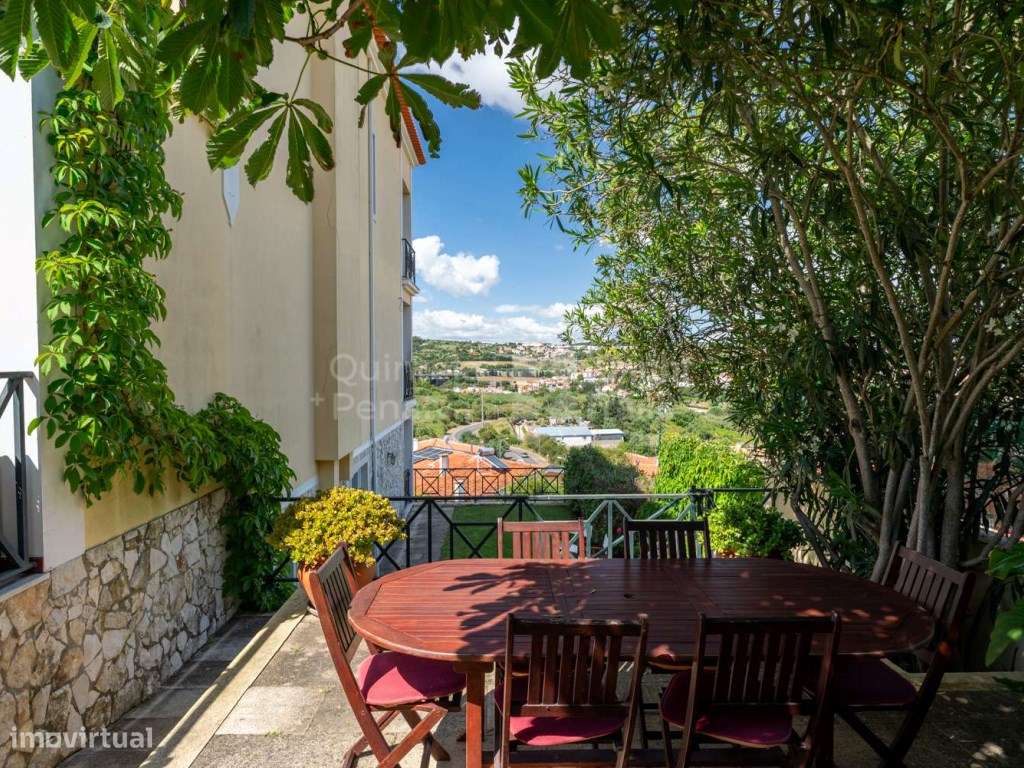 Moradia T4+1 para arrendamento com jardim e garagem em Caxias - Grande imagem: 2/37