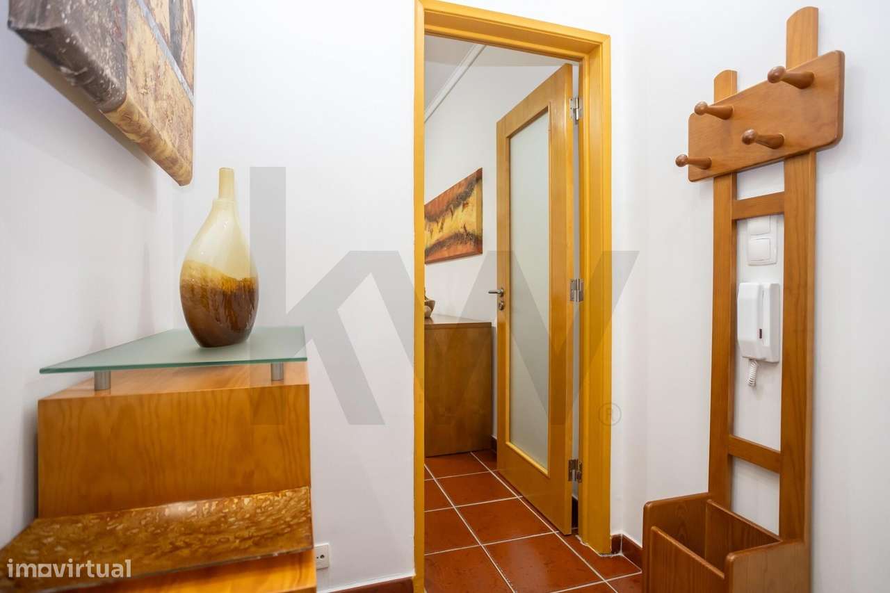 Apartamento T3 no Laranjeiro, Almada – Potencial Único e Localização P-5
