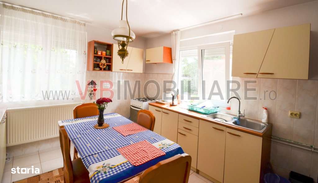 Vila - P+M - 217 mp - 2005 - teren 412mp -  Comuna Berceni - Primarie - Imagine principală: 4/18