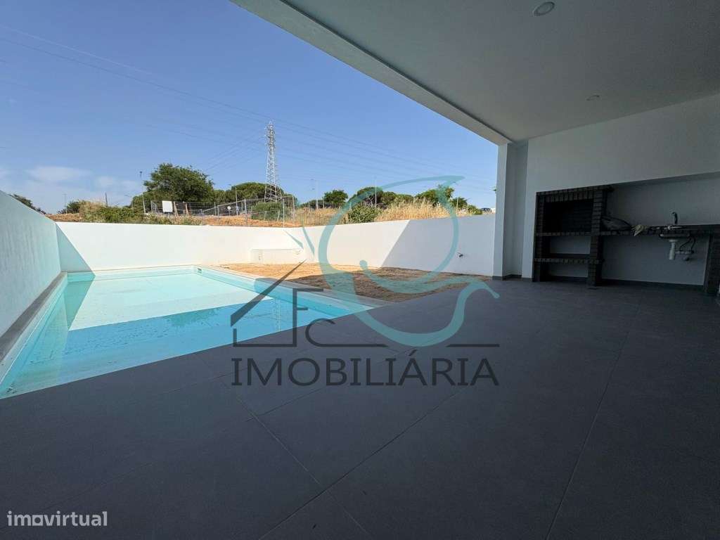 Moradia T3 com acabamentos de Luxo e Piscina - Quinta da Amizade-4