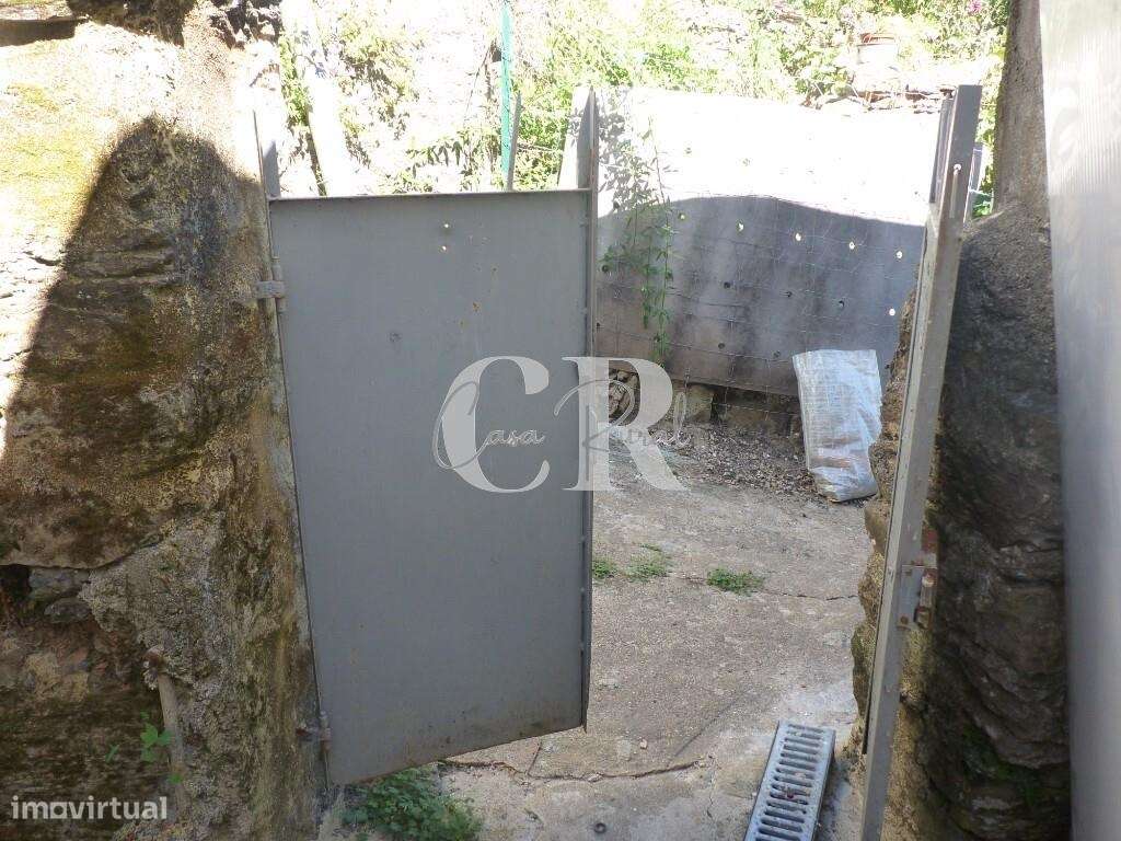 Duas casas habitáveis numa aldeia tradicional de montanha em Alvares,-50