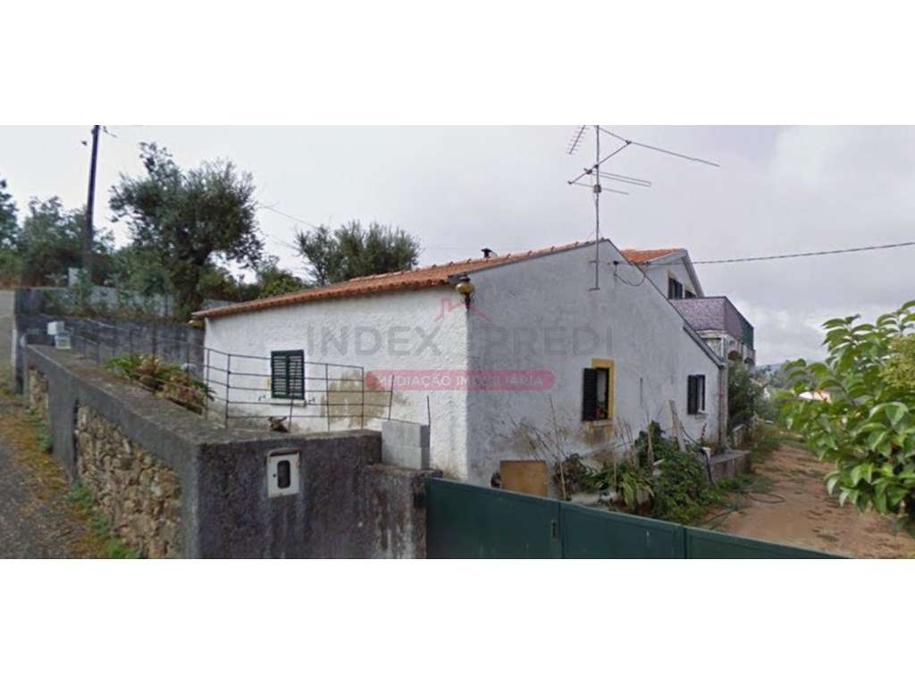 Moradia C/Quintal - Paredes - Penacova-7