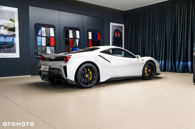 Ferrari 488 Pista - 5