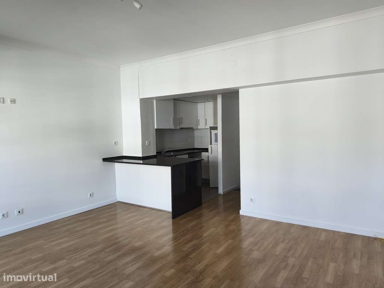 T1 Av. Columbano Bordalo Pinheiro, Bem Conservado, Cozinha Equipada. - Grande imagem: 2/28