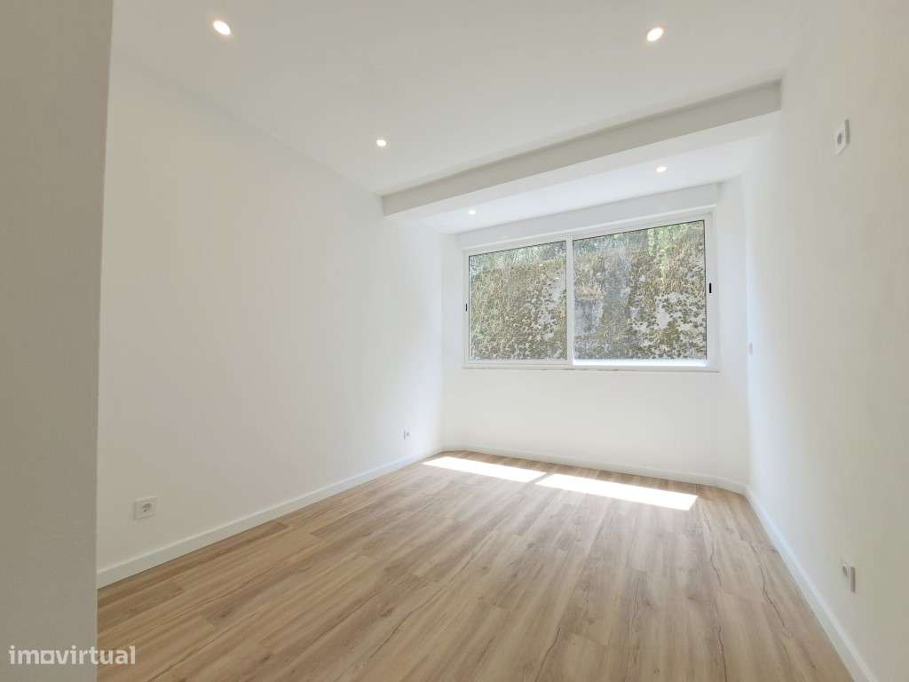 Apartamento T2 para venda em Amadora - Lisboa-21