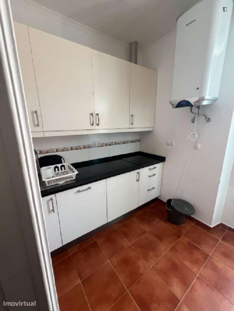 Quarto - localizado em Setubal - Grande imagem: 4/8