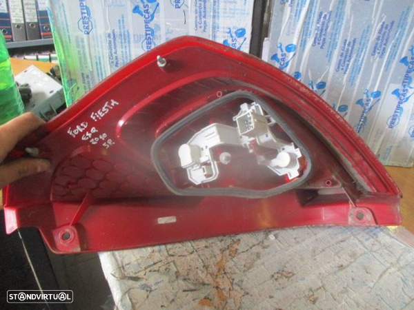 Farol Tras 8A6113405A FORD FIESTA 2010 5P ESQ ORIGINAL FORD FIESTA 4 FASE 1 2009 1.4TDCI 70CV 5P PRETO ESQ ORIGINAL FORD FIESTA 6  2010 1.4TDCI 70CV 5P BRANCO ESQ ORIGINAL - 3