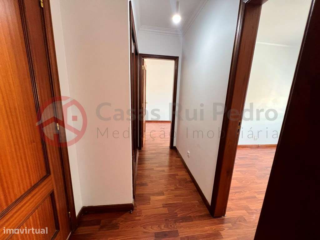 Apartamento T3 com garagem e arrecadação em Santa Marta do Pinhal, ...-31