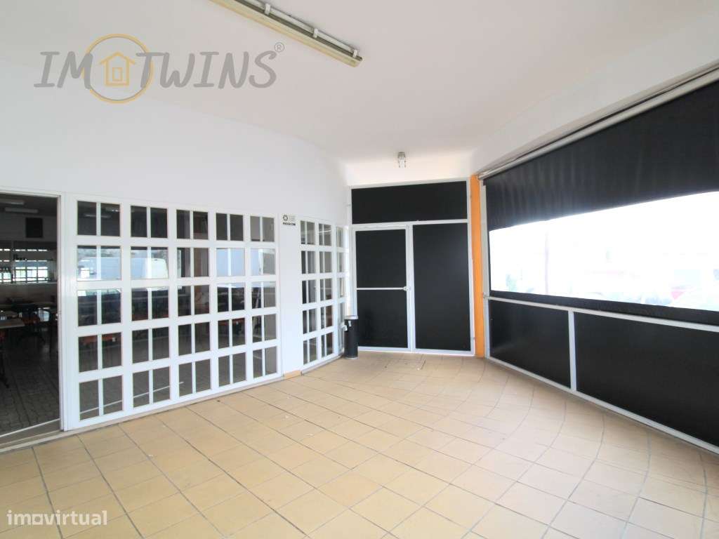 Snack-Bar todo equipado em Lagoa - Grande imagem: 4/19