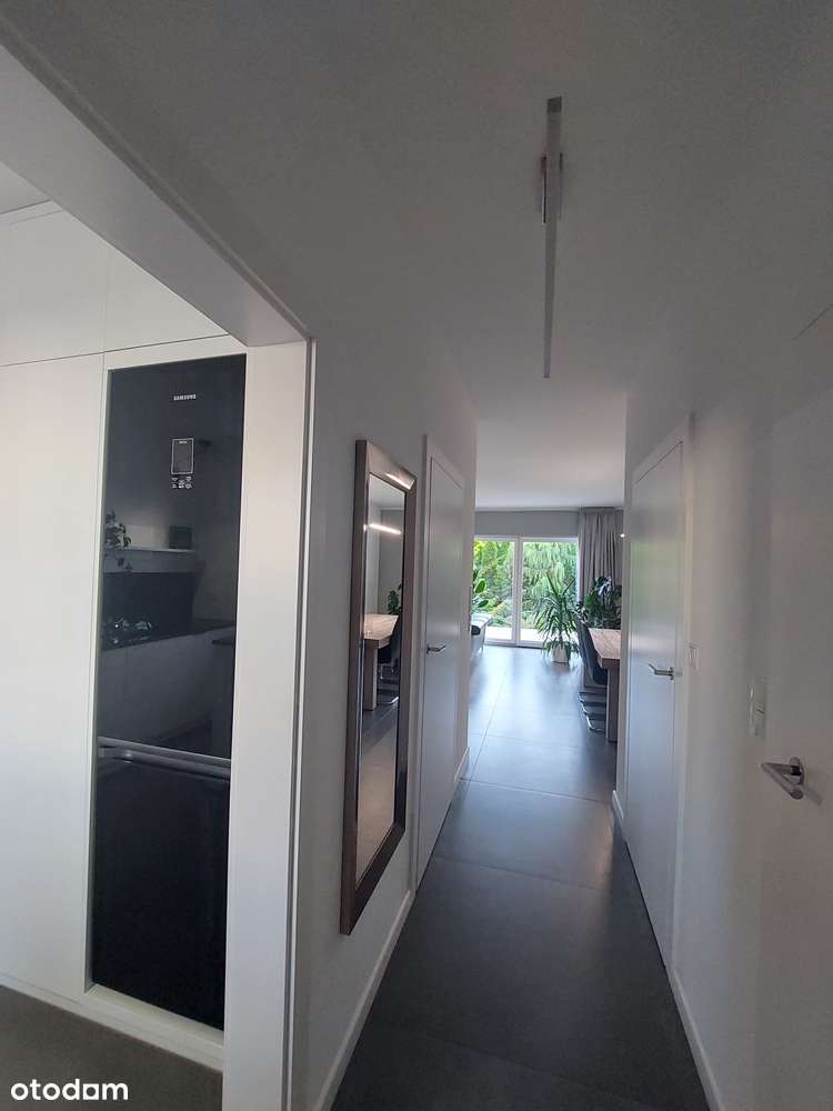 Dom w ciekawej aranżacji, wysoki standard, coś pięknego, parking-8