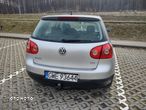 Volkswagen Golf V 1.9 TDI Comfortline DSG - 4