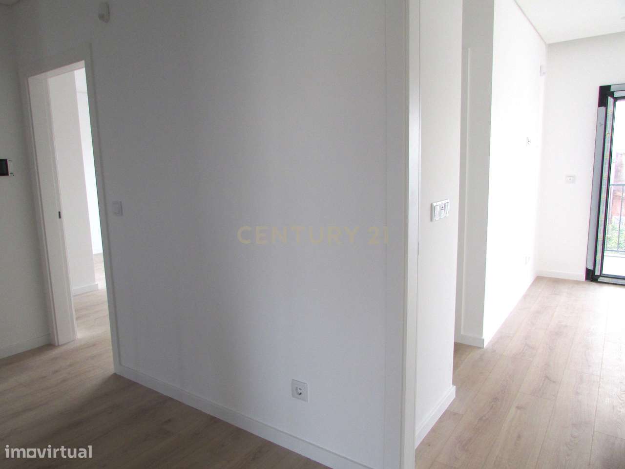 Moradia T3+1 em Portela da Azóia, Santa Iria de Azóia-20