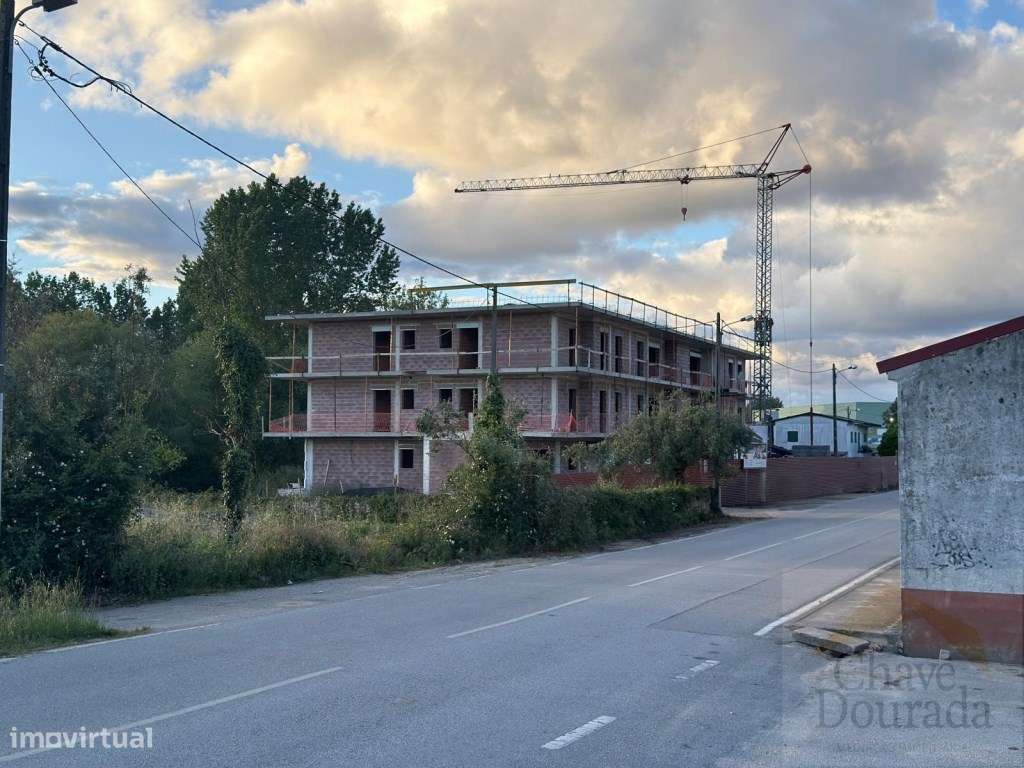 Apartamento T3 com logradouro e garagem - Mealhada-16