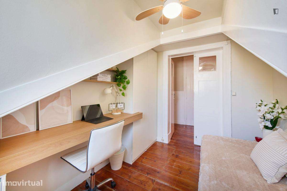 Quarto - localizado em Santos Lisbon - Grande imagem: 2/15