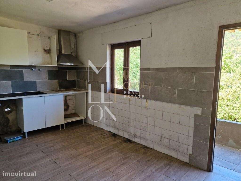 Moradia T3+1 com Sótão Amplo, Ruína e Potencial para Piscina | Gavião-12