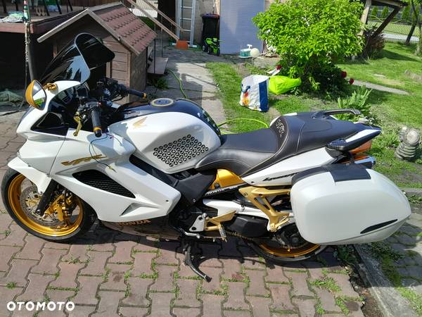 Honda VFR - 1